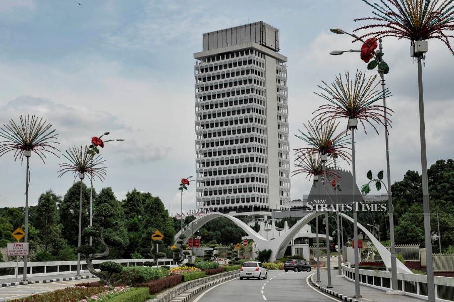 Four new Covid-19 positive cases have been detected in Parliament since yesterday, Dewan Rakyat Speaker Datuk Azhar Azizan Harun told the House today. - NSTP/AIZUDDIN SAAD