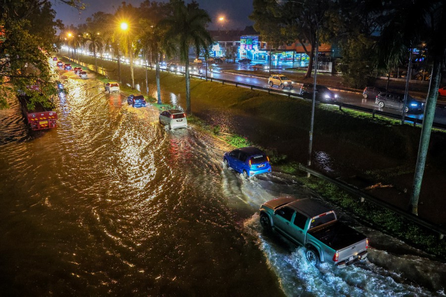 7 states, KL at risk of flash floods in next 24 hours | New Straits ...