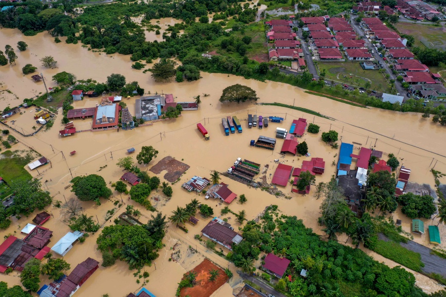 Flood view that hit at the Pengkalan Alor Gajah, Melaka - BERNAMA Pic