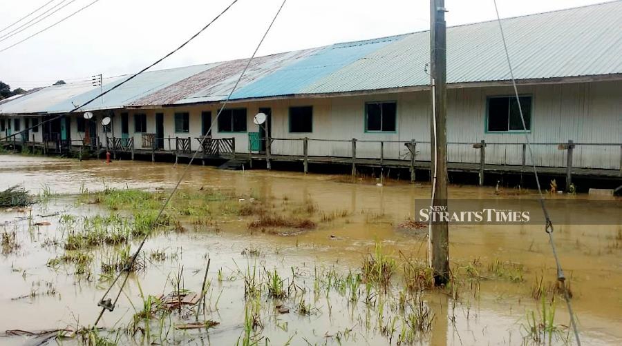 Marudi fire and rescue chief Iskandar Aus said the affected villages were Long Loyang, Kampung Ulu Teru, Kampung Long Sobeng, Kampung Long Jegan and Kampung Long Teru. Pic by NSTP/Courtesy of JBPM