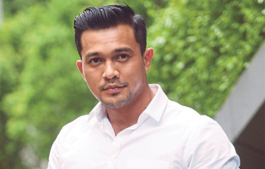 Malaysian Male Actors : It also provides hot picture from asian male ...