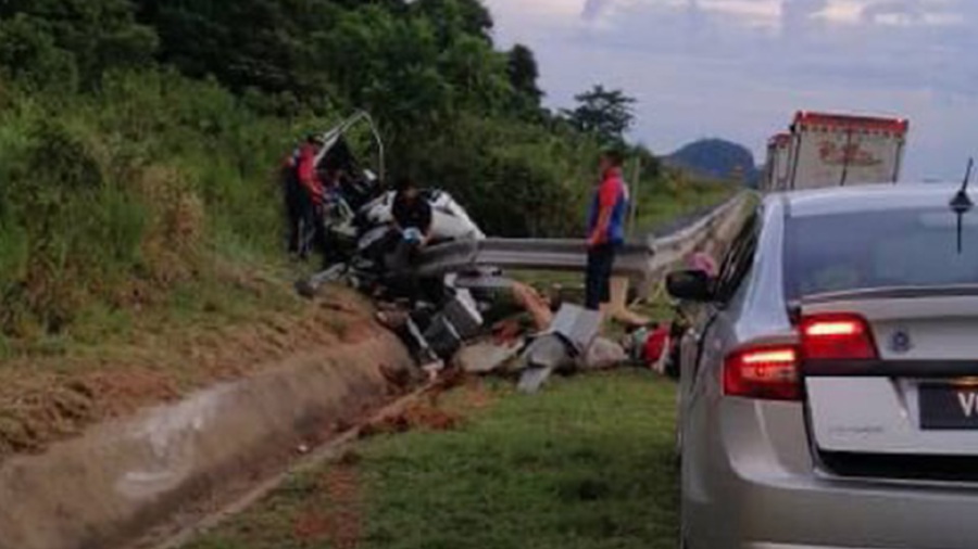A 7-year-old boy has died and a six-month-old infant sustained serious injuries in an accident at Kilometre (km) 57 along Jalan Lipis to Merapoh, on the Central Spine Road (CSR) here yesterday evening. Pic credit IPD Lipis