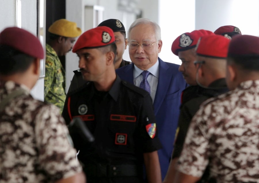 There were tense moments in the High Court today when Datuk Seri Najib Razak’s defence counsel locked horns with former 1Malaysia Development Berhad (1MDB) general counsel, Jasmine Loo Ai Swan.- NSTP/MOHAMAD SHAHRIL BADRI SAALI