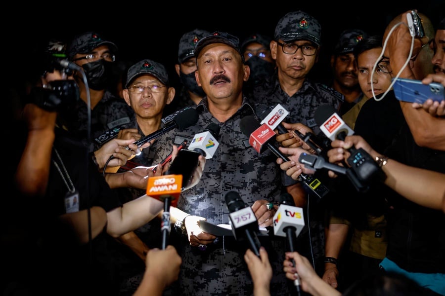 Its director-general, Datuk Ruslin Jusoh, said the operation utilised an early investigative approach to identify the human trafficking victim based on the National Guideline on Human Trafficking Indicators (NGHTI) 2.0. - BERNAMA pic