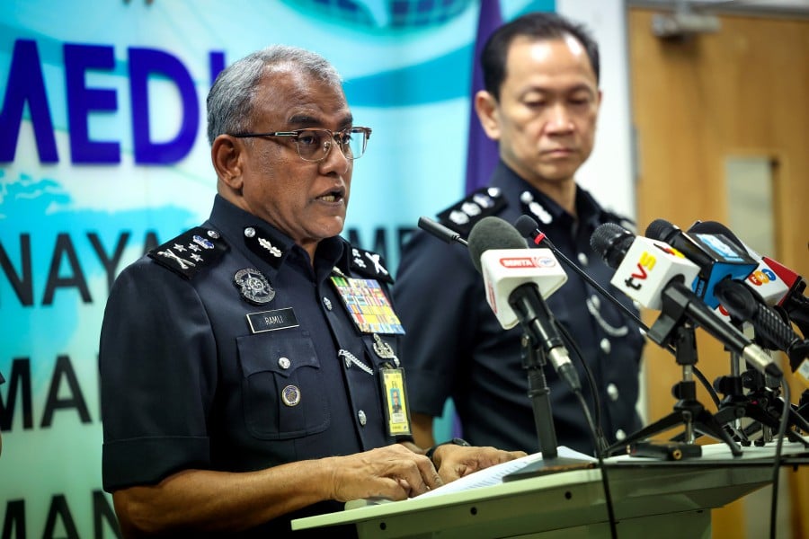 Bukit Aman’s Commercial Crime Investigation Department (CCID) director said the public need to be vigilant and cautious regarding any suspicious activities. - BERNAMA pic