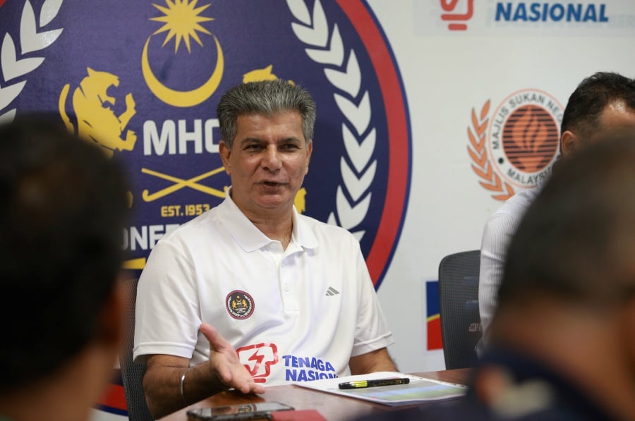 Coach Sarjit Singh will name his final squad of 18 players after a friendly match against world No. 10 New Zealand in Ipoh on May 1. Malaysia are world No. 13.- BERNAMA pic