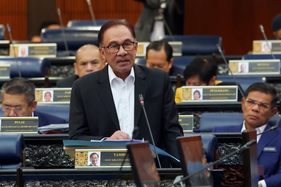 Datuk Seri Anwar Ibrahim said the decision also includes the expansion of working hours consisting of weekly days off for six public health clinics or klinik kesihatan. - BERNAMA Pic