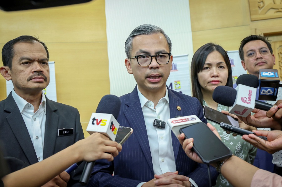 The portal, he said, was expanded from the special segment ‘Biar Betul!’ which was shown on the Broadcasting Department (RTM) channels as the segment which was less than a minute long was insufficient and needed to be sped up to deal with the issue.- BERNAMA pic