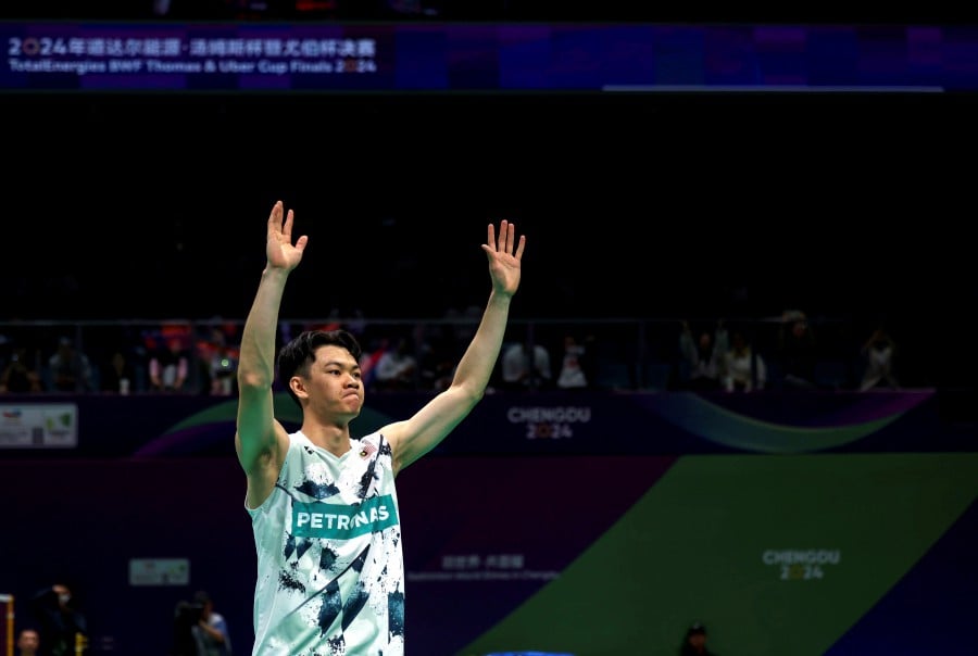 First singles Lee Zii Jia drew first blood when he downed world No. 15 Lee Cheuk Yiu 21-18, 21-18 at the Hi Tech Zone Sports Centre in Chengdu, China.- BERNAMA pic