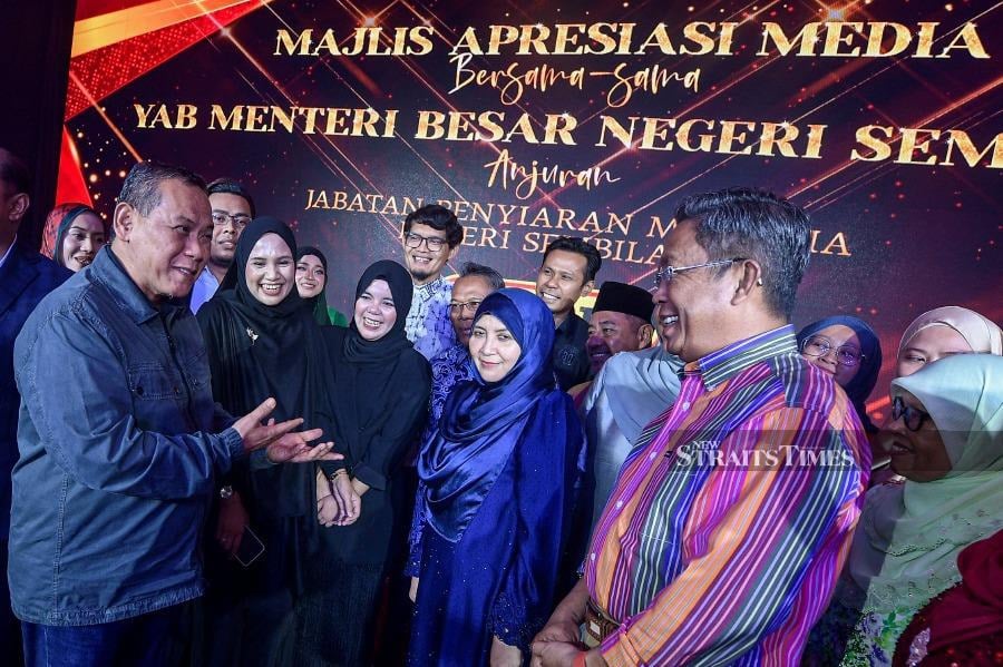 The media plays a crucial role as a platform to encourage creative and critical thinking in society, said Negri Sembilan Menteri Besar Datuk Seri Aminuddin Harun.- BERNAMA pic