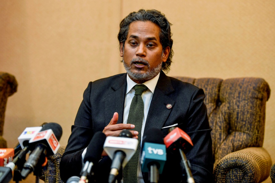 Health Minister Khairy Jamaluddin said although the findings by the HWCITF found no element of bullying connected to the death of a 25-year-old houseman in Penang Hospital earlier this year, burnout and bullying incidents had taken place at several health facilities. - BERNAMA Pic