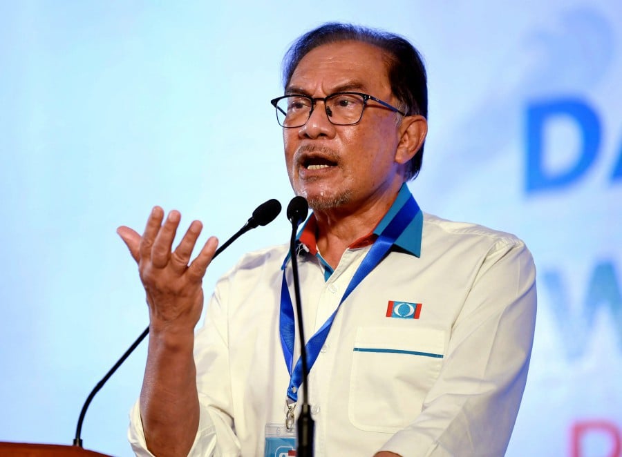 Everything will be fine for Sabah Parti Keadilan Rakyat (PKR) when its president, Datuk Seri Anwar Ibrahim, makes a decision regarding the state PKR chairmanship.- BERNAMA pic
