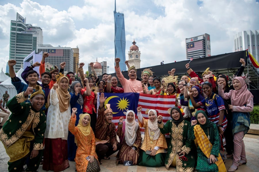 The theme ‘Keluarga Malaysia Teguh Bersama’ and the high patriotic spirit among the people from all walks of life was also evident as they converged to celebrate the special day in their respective states.- BERNAMA Pic