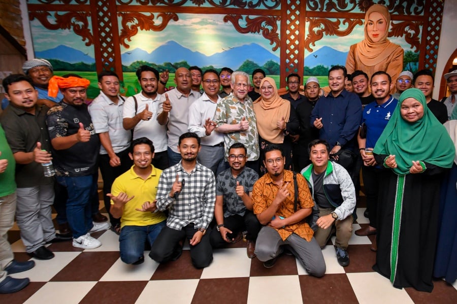 Kelantan Tourism, Culture, Arts and Heritage Committee chairman, Datuk Kamarudin Md Nor, said that as native Kelantanese, the influencers will be the best “salespersons” to promote the uniqueness and attractions of the state to lure both local and foreign tourists.- BERNAMA Pic