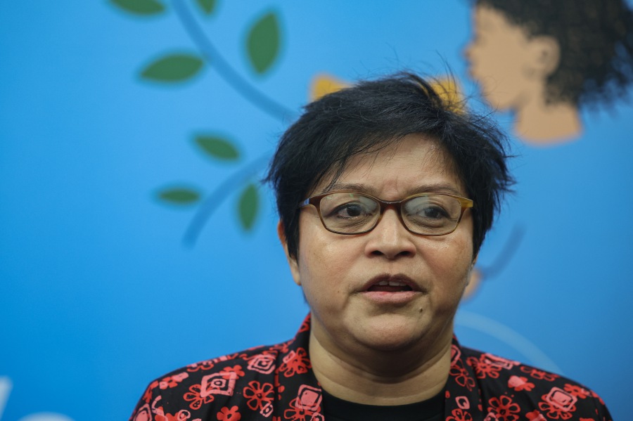 Minister in the Prime Minister’s Department (Law and Institutional Reform) Datuk Seri Azalina Othman Said added that the bill would be tabled at least for first reading during this session, which ends on Nov 30.- BERNAMA Pic