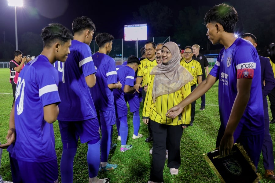 Education Minister Fadhlina Sidek at the 2023 KPM-FAM U17 Cup League final at Pasir Gudang City Council Stadium, here last night.- BERNAMA Pic