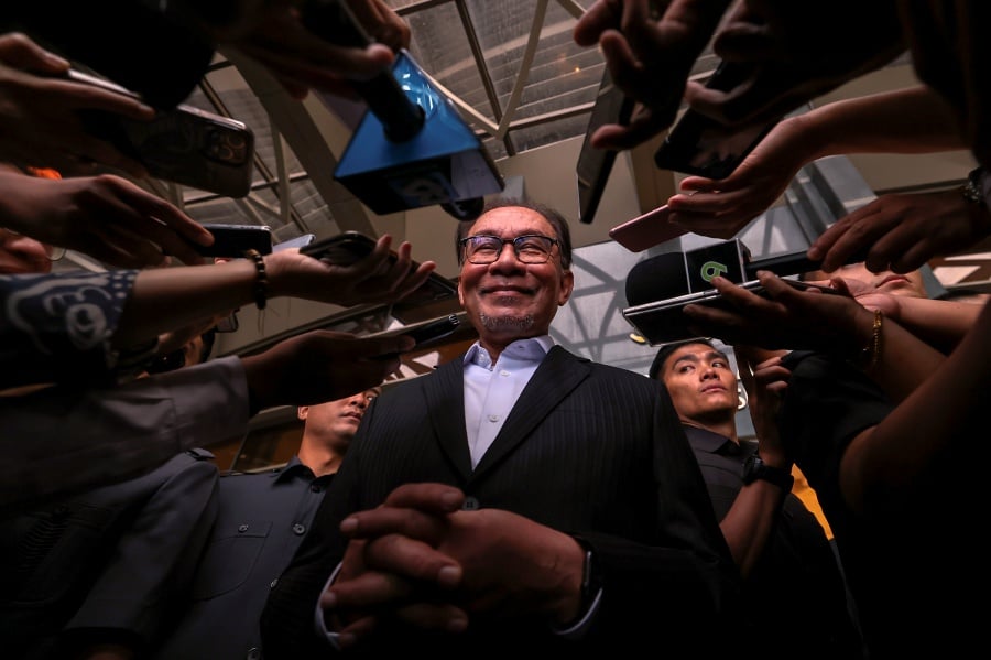 rime Minister Datuk Seri Anwar Ibrahim today announced several changes in the federal cabinet line-up.- BERNAMA pic