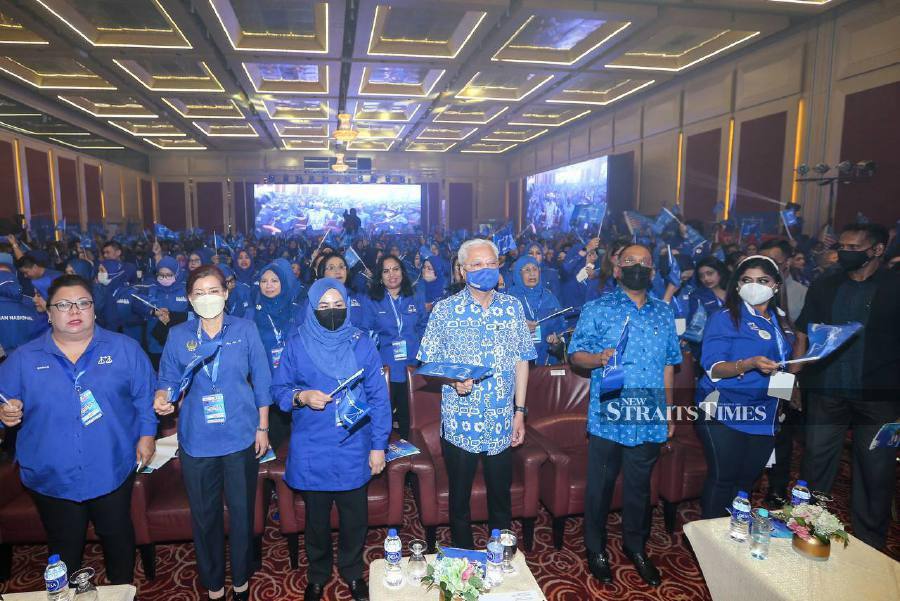 Prime Minister Datuk Seri Ismail Sabri Yaakob said he will dissolve Parliament only after receiving a “complete report” from Wanita Barisan Nasional. - NSTP/ASWADI ALIAS.