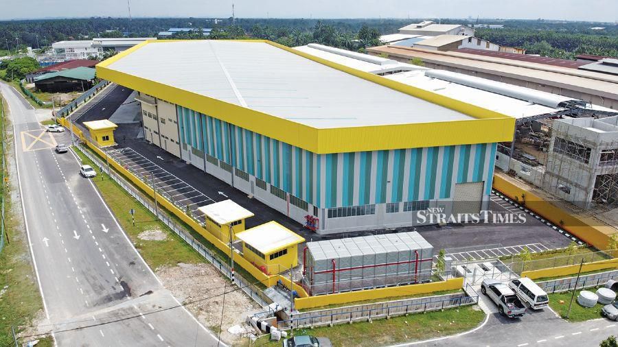 The iStore iSend flagship warehouse in Telok Panglima Garang, Selangor. -Photo courtesy of iStore iSend