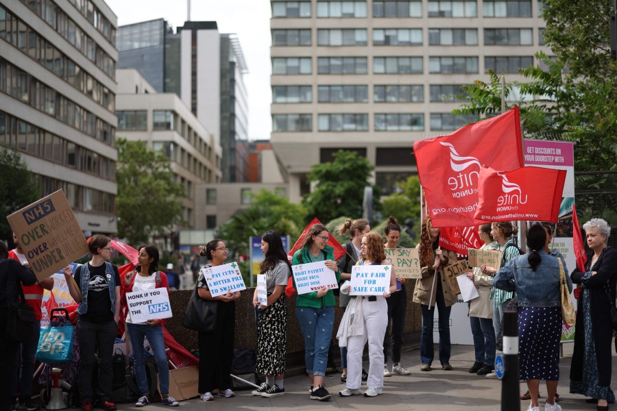 Doctors walk out in UK health service's biggest strike | New Straits ...