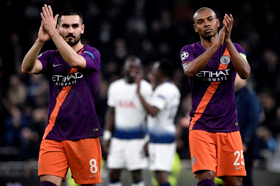 Manchester City ease to victory to keep Liverpool at bay in title race