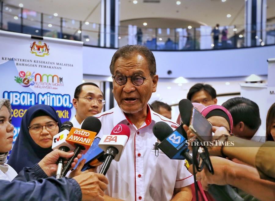 Health minister Datuk Seri Dr Dzulkefly Ahmad said the revised SOP covers home surveillance order (HSO), use of face masks and the declaration of local areas of infection. NSTP/AZRUL EDHAM