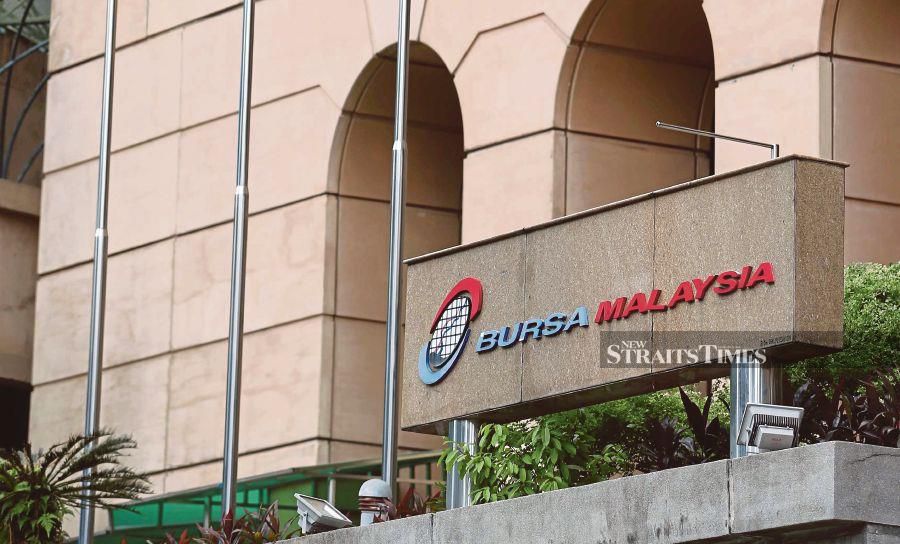 At opening today, the benchmark FTSE Bursa Malaysia KLCI (FBM KLCI) stood at 1,500.00, down 4.82 points from Wednesday close of 1,504.82. -NSTP/File pic