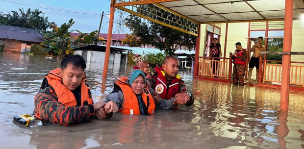 Housing Estates In Batu Pahat Hit By Flash Floods New Straits Times