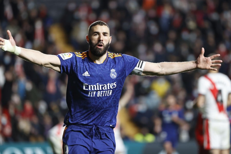 Benzema not training with the squad, out against Rayo - Managing