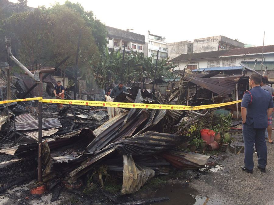 Six families left homeless in pre-dawn blaze | New Straits Times ...