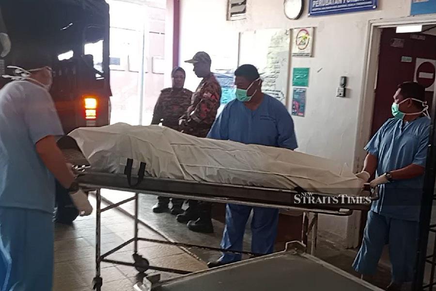 The body of a man, believed to be that of businessman Zulkarnain Mohamed Zubir, 44, was found floating in waters off Pulau Kapas here earlier today. -NSTP/ BAHAROM BAKAR