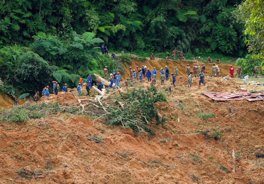 Search For 12 Remaining Batang Kali Landslide Victims Enters Second Day 