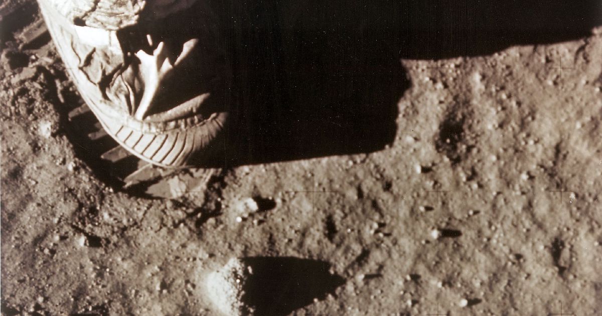Buzz Aldrin's famous 1969 moon walk picture sells at auction