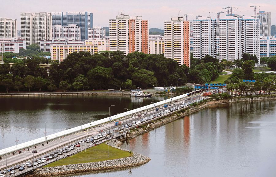 Malaysian In Singapore Dies After Falling From Building