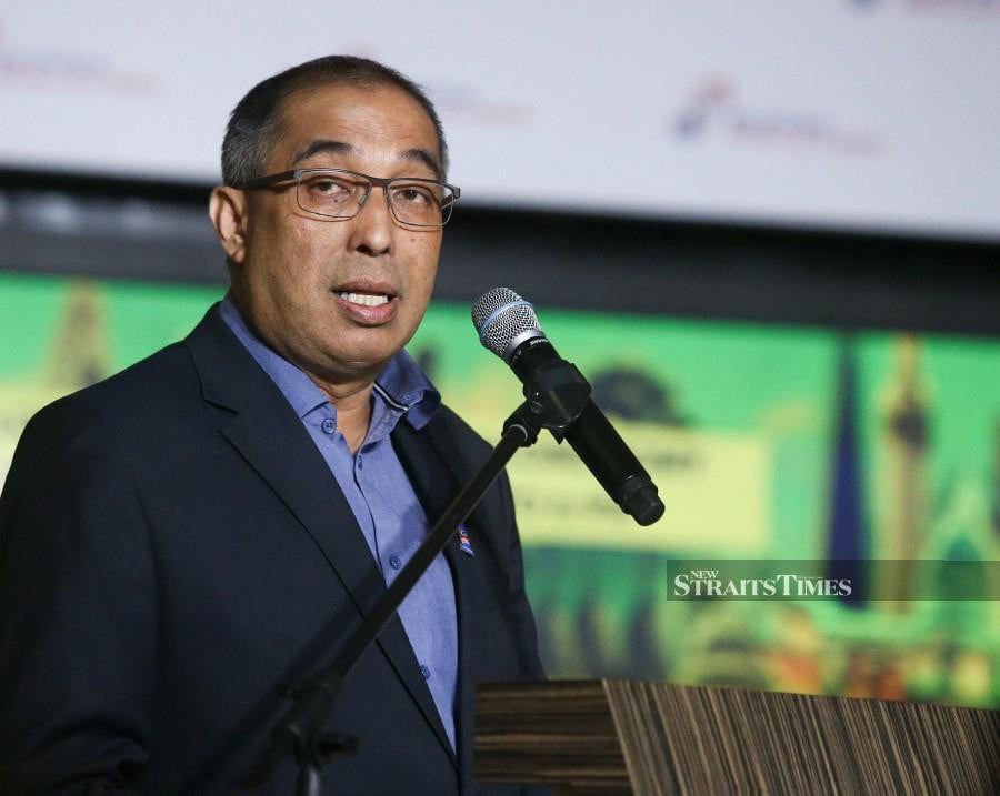 Former Umno stalwart Datuk Seri Salleh Said Keruak said he decided to apply to join Parti Keadilan Rakyat (PKR) because the party practices multiracial politics, which reflects his views. -- NSTP Archive