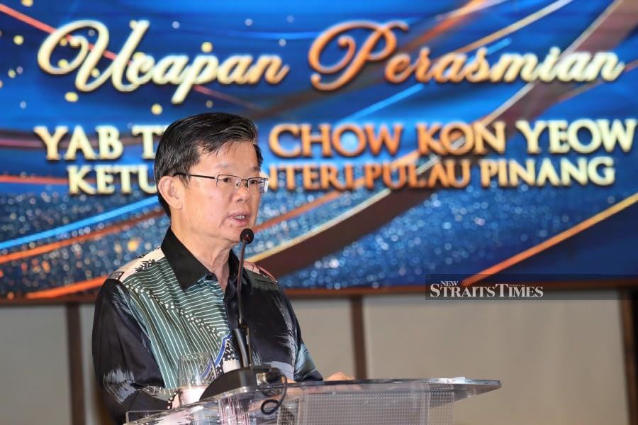 Penang Chief Minister Chow Kon Yeow says the state government will comply with all the legal provisions in going ahead with the Silicon Island project. NSTP/MIKAIL ONG