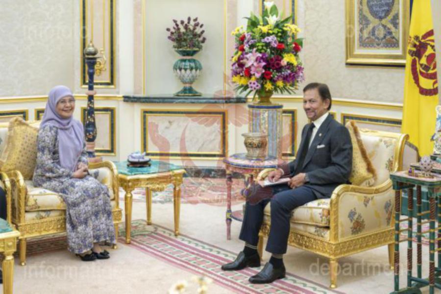 Chief Justice Tun Tengku Maimun Tuan Mat who is on a three-day official visit to Brunei was granted an audience with the Sultan of Brunei, Sultan Hassanal Bolkiah, yesterday.