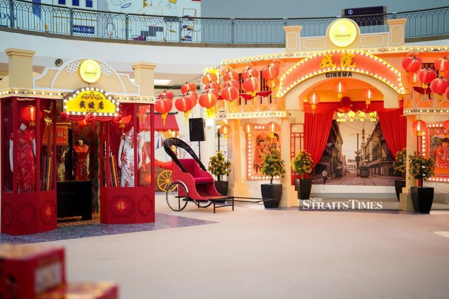 Alamanda Shopping Centre also transforms into captivating old Shanghai from Jan 19 to Feb 12, 2024, celebrating the Lunar New Year. 