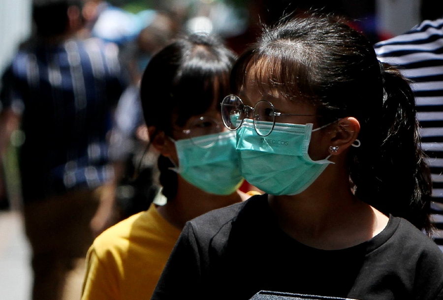 This afternoon, Health Minister Khairy Jamaluddin announced that based on the current climate of Covid-19 in Malaysia, the wearing of face masks in enclosed spaces was now optional. - BERNAMA Pic
