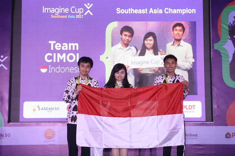 Adinda Putra, Tifani Warnita and Feryandi from Team CIMOL, Indonesia wins the top prize at the Southeast Asia leg of Microsoft’s Imagine Cup 2017 with their invention ‘Hoax Analyzer’.