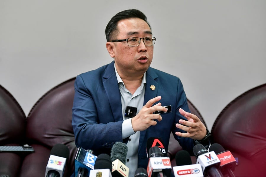 The Science, Technology and Innovation Minister Chang Lih Kang said the guidelines, approved by the National Space Committee (Jangka), were created following demand from local and international industry players including state governments to explore the construction of a space launch facility. - Bernama pic
