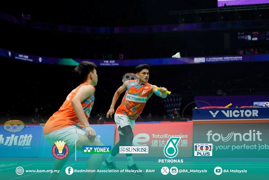 Debutants Choong Hon Jian-Haikal Nazri sealed the tie when they defeated Sifeddine Larbaoui-Mohamed Abdelaziz Ouchefoun 21-8, 21-3 to give Malaysia an unassailable 3-0 lead. - Pic courtesy of BAM