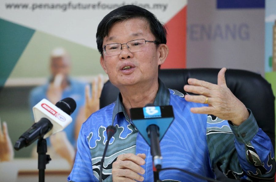 GEORGE TOWN: Penang chief minister Chow Kon Yeow said that the Penang government is in talks with the Federal Government on adopting it waste management law. — FotoBernama