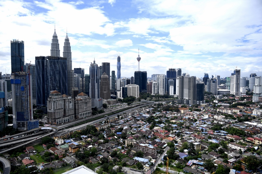 The first goal of the 12MP is to target Gross Domestic Product (GDP) growth at a rate of 4.5 per cent to 5.5 per cent per annum in the period 2021-2025. -BERNAMA PIC