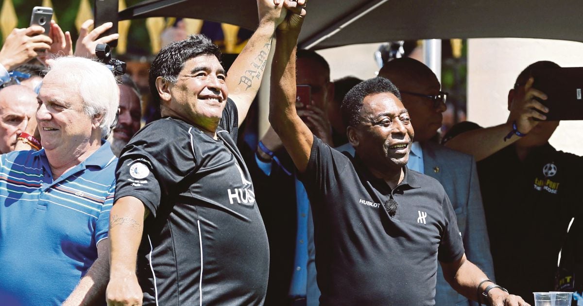 Pele & Maradona: Contrasting Greatness