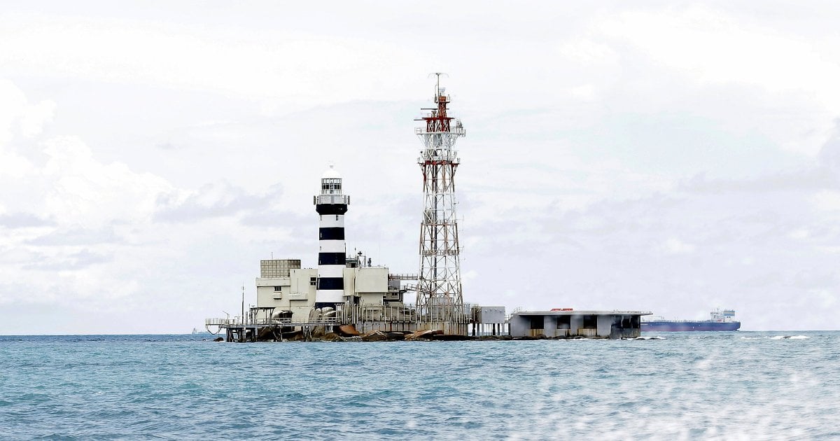 Pedra Branca is not an islandu0027