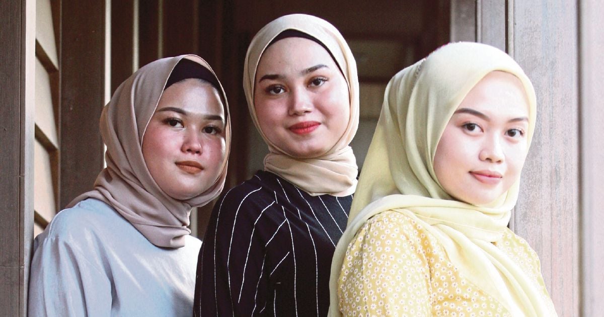 Kelantan's 'Mek Siam' are 'cosmetic envoys' | New Straits Times