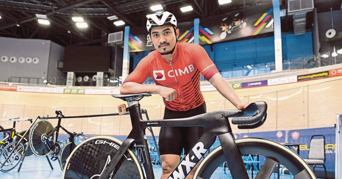 Iklan Model Basikal Fixie Azizul Hasni Awang