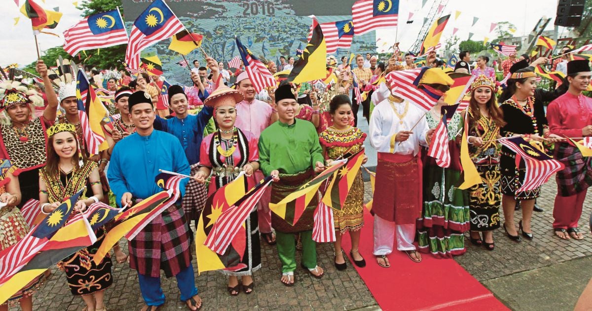 Малайзия день. Королевство Саравак. Саравак Малайзия. Малайзии с национальным праздником. День независимости Малайзии.