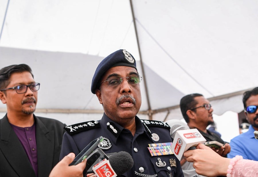 “There’s no such thing as refusing to accept police reports, it’s a responsibility and the report will be classified according to the laws by the officers in charge of police station (OCS),” the city police chief Datuk Seri Allaudeen Abdul Majid said after attending the city cops’ monthly assembly. BERNAMA PIC